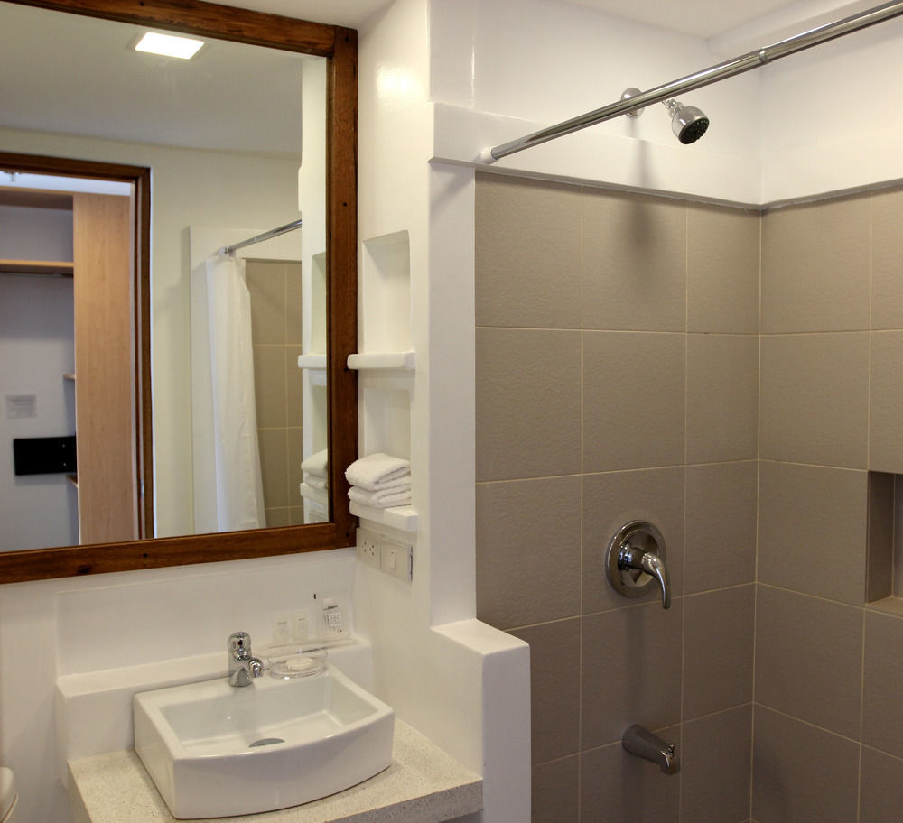 Brblock Boutique And Residences Makati City Екстер'єр фото